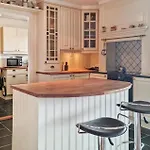 7 Bedroom Awesome In Semesterbostad Tjorhom
