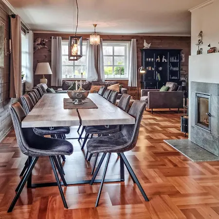 7 Bedroom Awesome In * Tjorhom