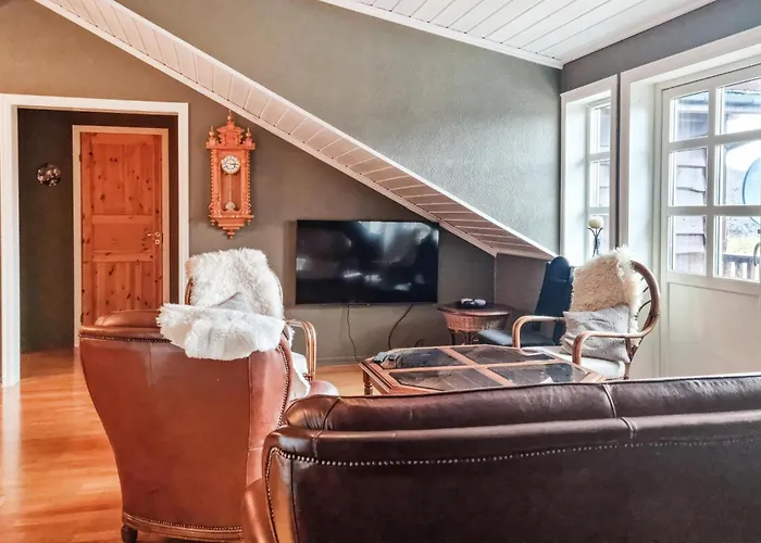 Semesterbostad 7 Bedroom Awesome In Tjorhom