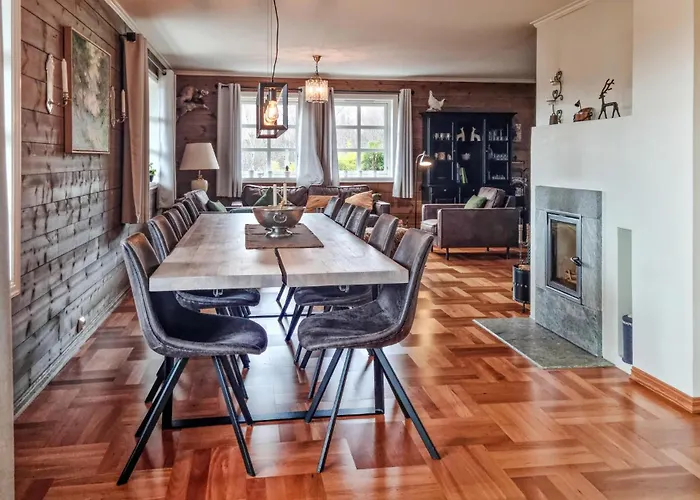7 Bedroom Awesome In * Tjorhom