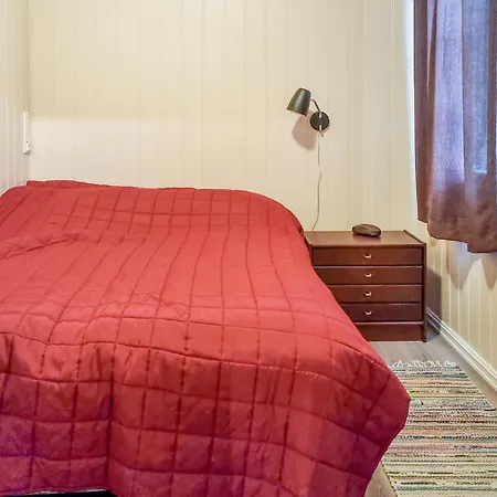 7 Bedroom Awesome In בית נופש
