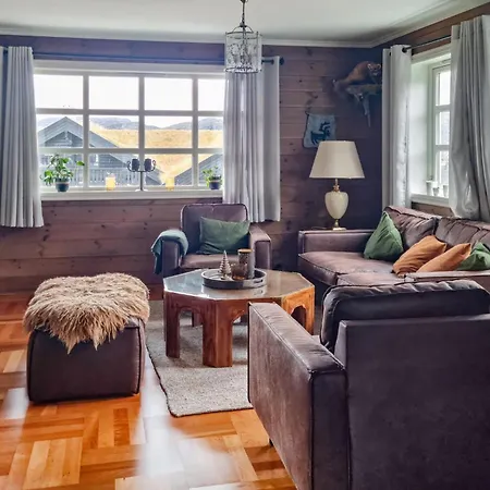 7 Bedroom Awesome In בית נופש *